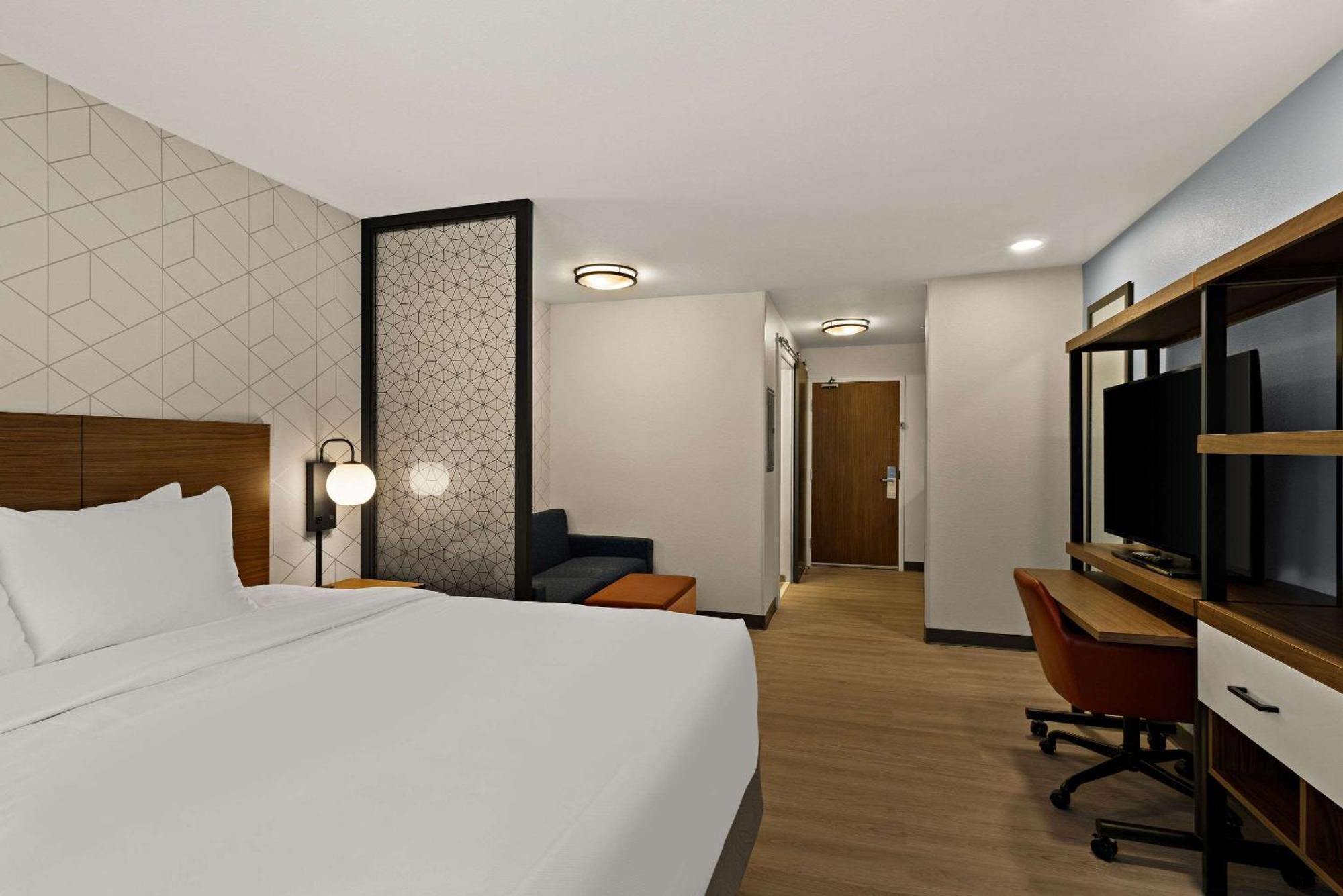 Everhome Suites El Paso Airport Near Fort Bliss Loma Terrace 外观 照片